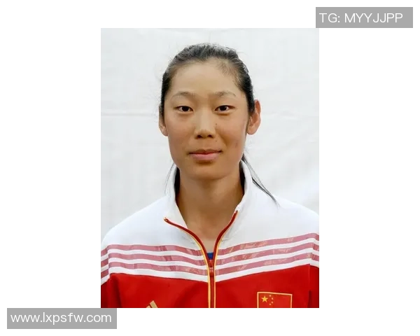 杨明足球明星的成长历程与精彩瞬间全景展示